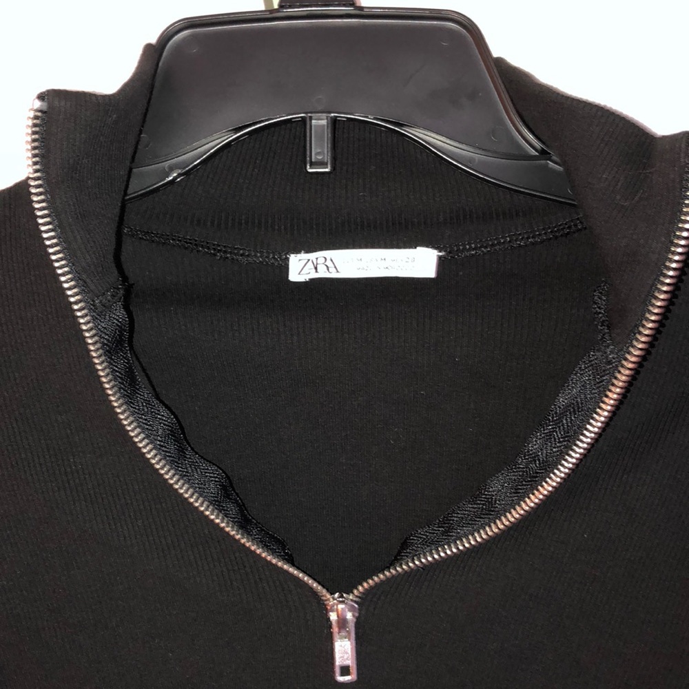 Zara long sleeve body suit sized Medium fits like a small